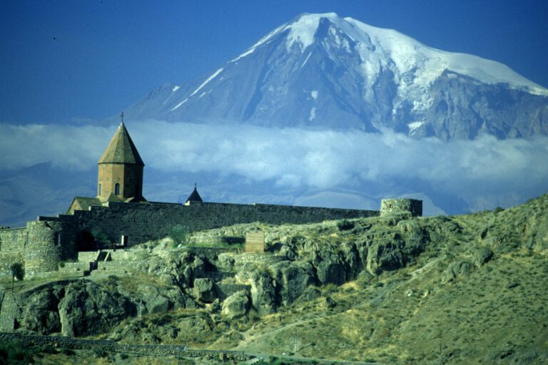 Armenien 2006_Chor Virap
